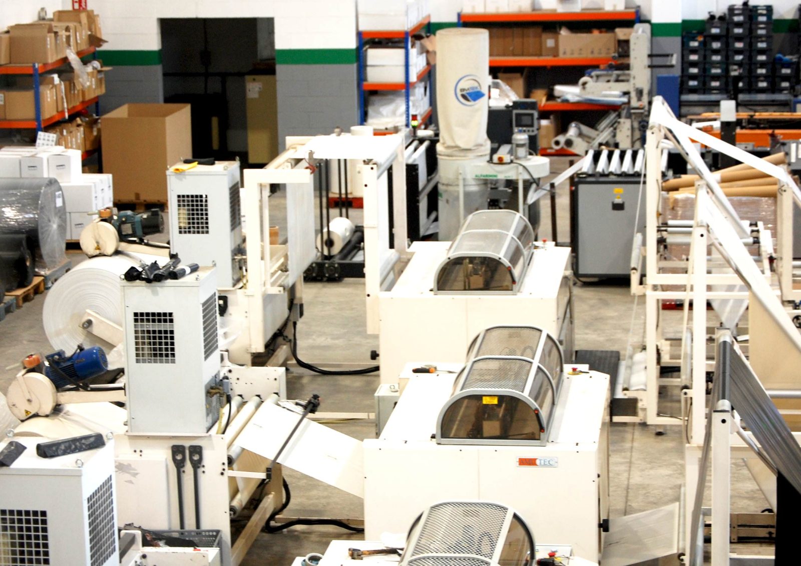 COLIPLEX cuenta con instalaciones en Vulpellac para la producción de todo tipo de bolsas.